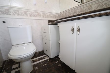 Apartamento à venda com 212m², 4 quartos e 3 vagasBanheiro Quarto 2 suíte