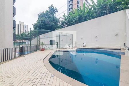 Apartamento à venda com 212m², 4 quartos e 3 vagas Apartamento à venda com 212m², 4 quartos e 3 vagasÁrea comum - Piscina