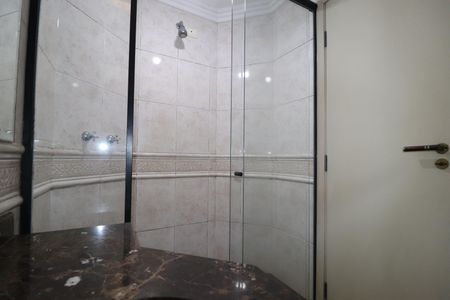 Apartamento à venda com 212m², 4 quartos e 3 vagasBanheiro Quarto 1 suíte