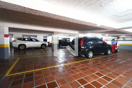 Apartamento à venda com 212m², 4 quartos e 3 vagas Apartamento à venda com 212m², 4 quartos e 3 vagasGaragem