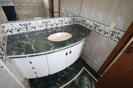 Apartamento à venda com 212m², 4 quartos e 3 vagasBanheiro Quarto 3 suíte