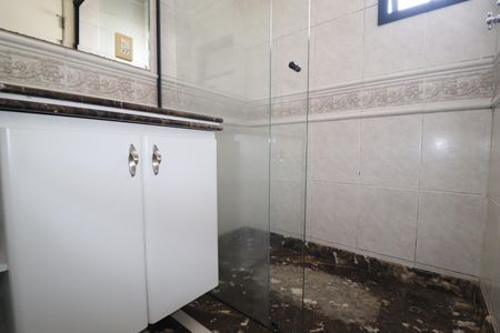 Apartamento à venda com 212m², 4 quartos e 3 vagasBanheiro Quarto 2 suíte