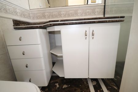 Apartamento à venda com 212m², 4 quartos e 3 vagasBanheiro Quarto 2 suíte