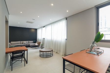 Apartamento à venda com 36m², 1 quarto e sem vagaÁrea comum - Salão de festas