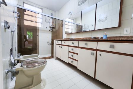 Apartamento à venda com 140m², 4 quartos e 1 vagaBanheiro 2