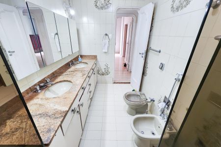 Apartamento à venda com 140m², 4 quartos e 1 vagaBanheiro 2