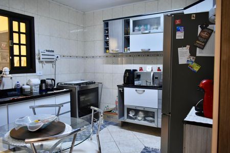 Casa para alugar com 140m², 4 quartos e 2 vagasCozinha