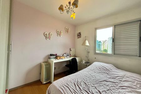 Apartamento à venda com 95m², 3 quartos e 2 vagasQuarto 2