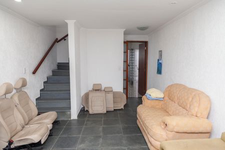 Casa para alugar com 70m², 2 quartos e 2 vagasSala