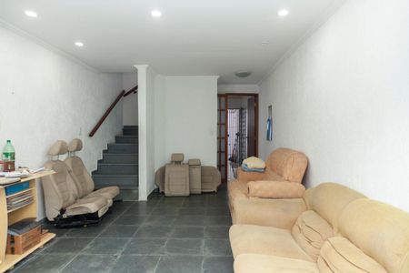 Casa para alugar com 70m², 2 quartos e 2 vagasSala