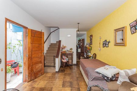 Casa à venda com 200m², 3 quartos e 2 vagasSala