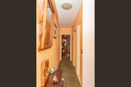 Casa à venda com 200m², 3 quartos e 2 vagasCorredor