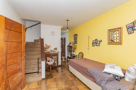 Casa à venda com 200m², 3 quartos e 2 vagasSala