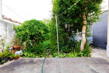 Casa à venda com 80m², 2 quartos e 6 vagasQuintal