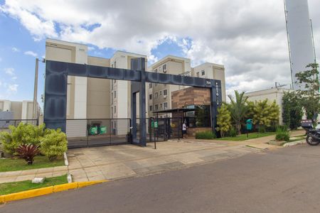 Apartamento para alugar com 44m², 2 quartos e 1 vaga Apartamento para alugar com 44m², 2 quartos e 1 vagaFachada