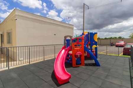 Apartamento para alugar com 44m², 2 quartos e 1 vaga Apartamento para alugar com 44m², 2 quartos e 1 vagaÁrea comum - Playground