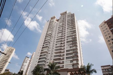 Apartamento para alugar com 68m², 2 quartos e 1 vaga Apartamento para alugar com 68m², 2 quartos e 1 vagaFachada