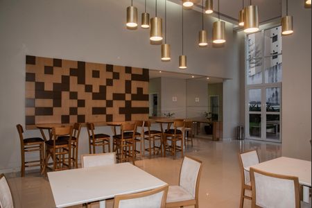 Apartamento para alugar com 68m², 2 quartos e 1 vaga Apartamento para alugar com 68m², 2 quartos e 1 vagaÁrea comum - Salão de festas