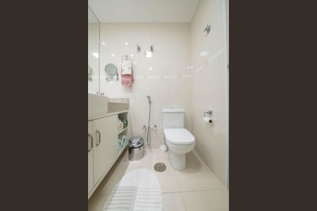 Apartamento à venda com 126m², 3 quartos e 2 vagasBanheiro da Suíte