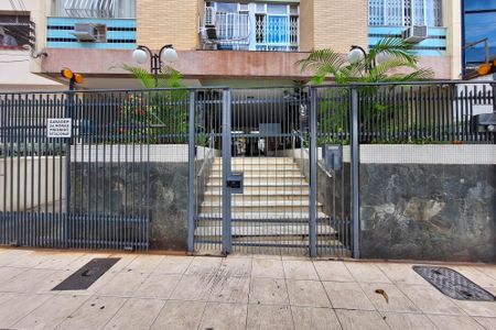 Apartamento à venda com 84m², 3 quartos e sem vaga Apartamento à venda com 84m², 3 quartos e sem vagaFachada