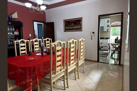 Casa à venda com 242m², 4 quartos e 4 vagasSala de Jantar