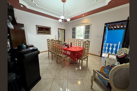Casa à venda com 242m², 4 quartos e 4 vagasSala de Jantar