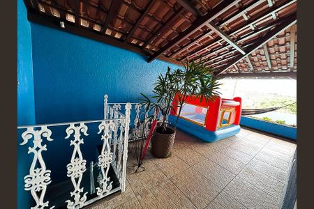 Casa à venda com 242m², 4 quartos e 4 vagasÁrea externa