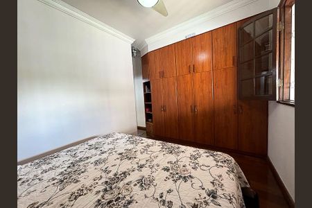 Casa à venda com 242m², 4 quartos e 4 vagasSuíte 1