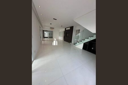 Apartamento para alugar com 345m², 4 quartos e 5 vagas