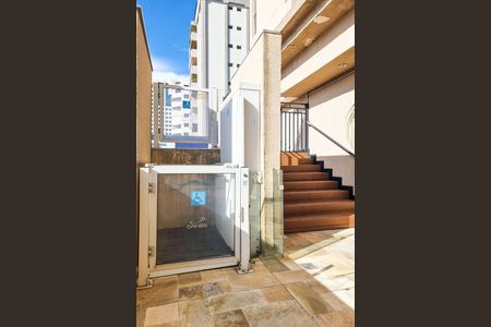 Apartamento para alugar com 75m², 2 quartos e 2 vagasElevador para Piscina