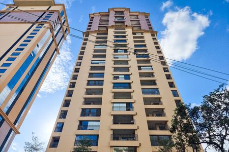 Apartamento para alugar com 75m², 2 quartos e 2 vagasFachada
