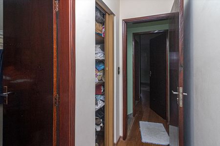 Casa à venda com 200m², 2 quartos e 3 vagas Casa à venda com 200m², 2 quartos e 3 vagasextensão da suíte1com closet