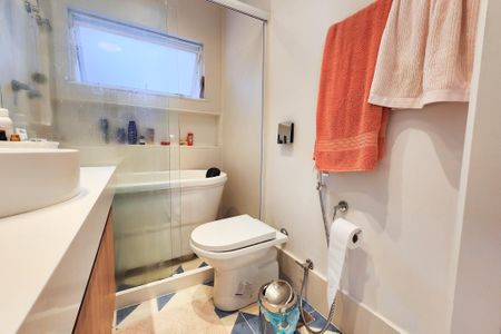 Casa de condomínio para alugar com 162m², 2 quartos e 1 vagaBanheiro da Suíte