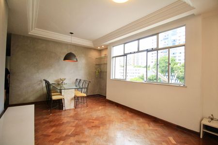 Apartamento para alugar com 108m², 3 quartos e 1 vaga Apartamento para alugar com 108m², 3 quartos e 1 vagaSala