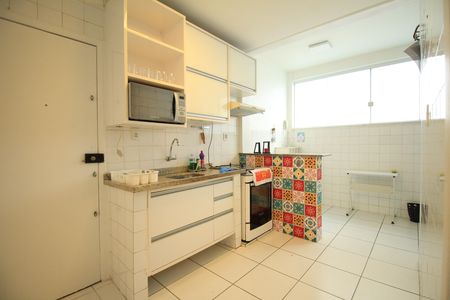 Apartamento para alugar com 108m², 3 quartos e 1 vaga Apartamento para alugar com 108m², 3 quartos e 1 vagaCozinha e Área de Serviço