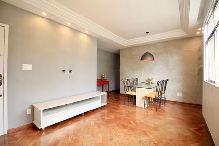Apartamento para alugar com 108m², 3 quartos e 1 vaga Apartamento para alugar com 108m², 3 quartos e 1 vagaSala