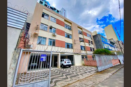 Apartamento para alugar com 108m², 3 quartos e 1 vaga Apartamento para alugar com 108m², 3 quartos e 1 vagaFachada