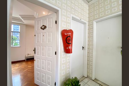 Apartamento para alugar com 108m², 3 quartos e 1 vaga Apartamento para alugar com 108m², 3 quartos e 1 vagaEntrada