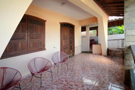 Casa à venda com 189m², 4 quartos e 2 vagasVaranda