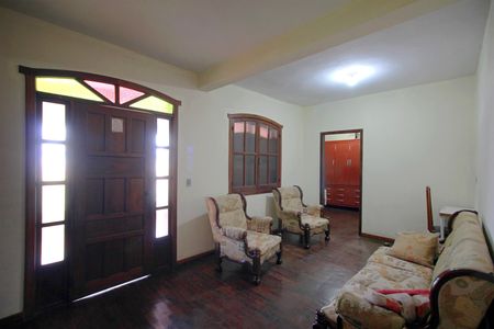 Casa à venda com 189m², 4 quartos e 2 vagasSala