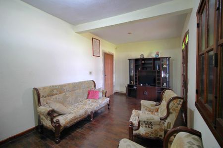 Casa à venda com 189m², 4 quartos e 2 vagasSala