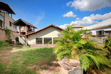 Casa à venda com 189m², 4 quartos e 2 vagasQuintal