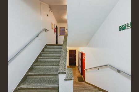 Apartamento à venda com 45m², 1 quarto e sem vagaEscadaria