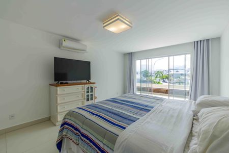 Casa de condomínio para alugar com 300m², 5 quartos e 3 vagas Casa de condomínio para alugar com 300m², 5 quartos e 3 vagasSuíte 1