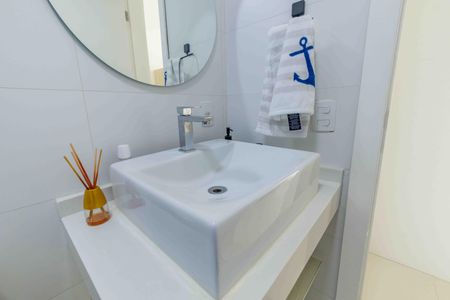 Casa de condomínio para alugar com 300m², 5 quartos e 3 vagas Casa de condomínio para alugar com 300m², 5 quartos e 3 vagasBanheiro da Suíte 2