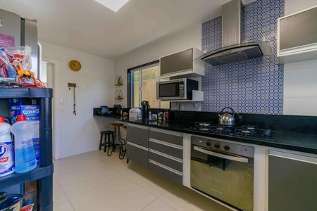 Casa de condomínio para alugar com 300m², 5 quartos e 3 vagas Casa de condomínio para alugar com 300m², 5 quartos e 3 vagasCozinha