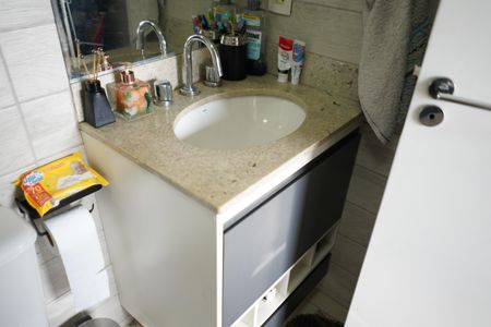 Apartamento à venda com 71m², 3 quartos e 1 vagaBanheiro do Quarto 1