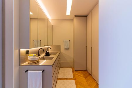 Apartamento para alugar com 154m², 2 quartos e 3 vagas Apartamento para alugar com 154m², 2 quartos e 3 vagasBanheiro da Suíte 2