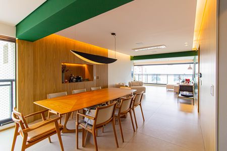 Apartamento para alugar com 154m², 2 quartos e 3 vagas Apartamento para alugar com 154m², 2 quartos e 3 vagasSala