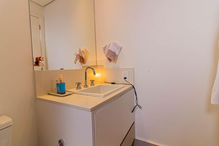 Apartamento para alugar com 154m², 2 quartos e 3 vagas Apartamento para alugar com 154m², 2 quartos e 3 vagasBanheiro da Suíte 1